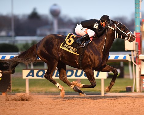 Sharp Azteca wins the 2017 Cigar Mile Sharp Azteca wins the 2017 Cigar Mile