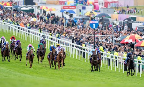 Lambourn ( Wayne Lordan) wins The Derby<br>
Epsom 7.6.25 Pic: Edward Whitaker Lambourn ( Wayne Lordan) wins The Derby<br>
Epsom 7.6.25 Pic: Edward Whitaker