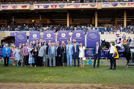 Winning connections in the winner’s circle after Balantina with Oisin Murphy win the Juvenile Fillies Turf (G1T) at Del Mar Racetrack in Del Mar, CA on October 31, 2025. Winning connections in the winner’s circle after Balantina with Oisin Murphy win the Juvenile Fillies Turf (G1T) at Del Mar Racetrack in Del Mar, CA on October 31, 2025.