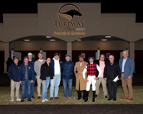 Great White wins the 2026 John Battaglia Memorial Stakes at Turfway Park Great White wins the 2026 John Battaglia Memorial Stakes at Turfway Park