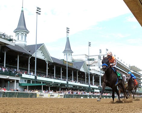 Splendora wins the 2026 Shawnee Stakes at Churchill Downs Splendora wins the 2026 Shawnee Stakes at Churchill Downs