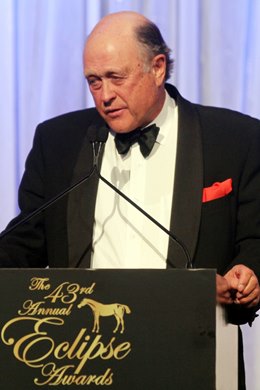 Trainer Jonathan Sheppard accepts the Eclipse Award for steeplechase.