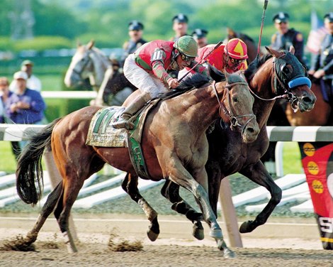 Victory Gallop (outside) nips Real Quiet in the Belmont to end his bid for the Triple Crown