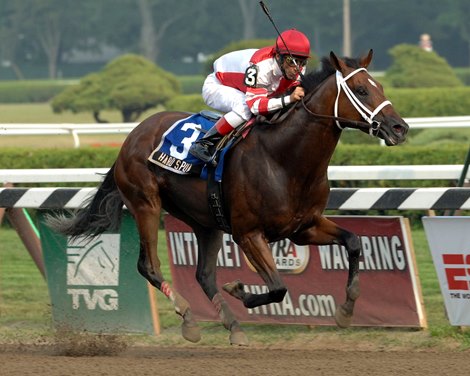 Hard Spun is victorious in the 2007 King's Bishop Stakes (gr. 1) at Saratoga.