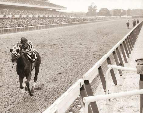 1973: Secretariat wins the Belmont Stakes sweeping the triple crown at Belmont Park.