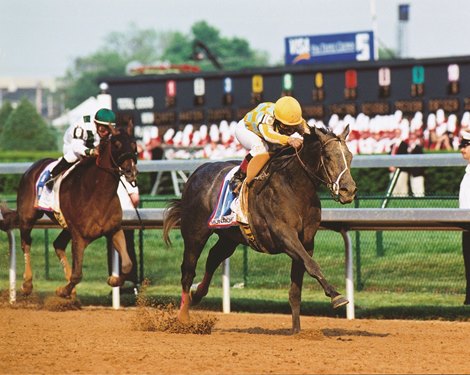 Monarchos winning the 2001 Kentucky Derby