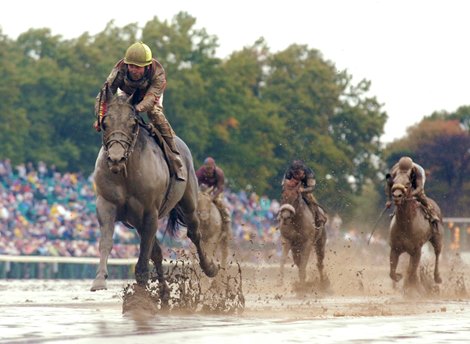 Midnight Lute with Garrett Gomez aboard wins the  Sprint Breeders&#39; Cup at Monmouth October 27, 2007.