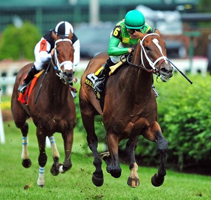 (May 6, 2017) Arklow (#6) Mike Smith up, wins the Gr.2 American Turf at Churchill Down