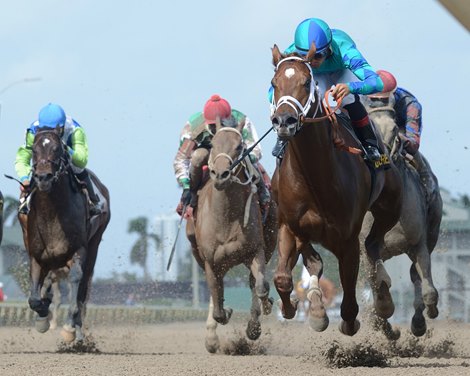 Strike Power wins the 2018 Swale Stakes                