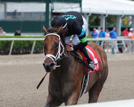 Alter Moon wins the 2018 Azalea Stakes