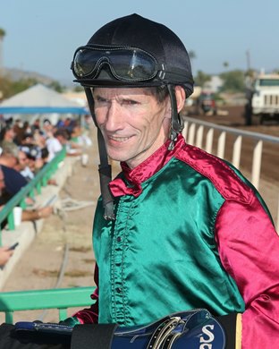 Medaglia Gold wins the 2018 Queen of the Green Stakes - Scott Stevens