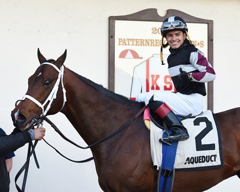 Recruiting Ready wins 2018 Gravesend Stakes