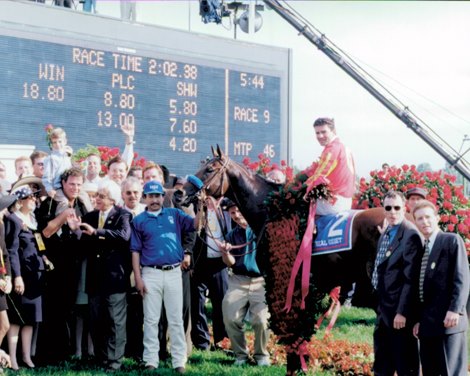 Real Quiet wins the 1998 Kentucky Derby