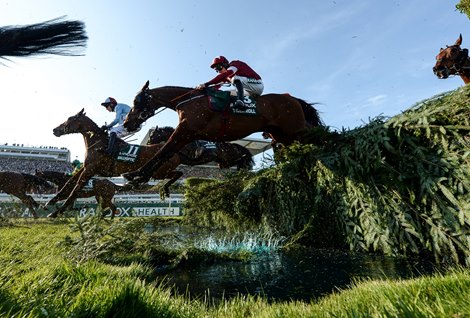 Tiger Roll (Davy Russell) wins the Grand National<br><br />
Aintree 6.4.19
