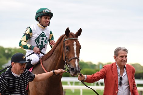 Channel Maker wins the 2019 Man o' War Stakes
