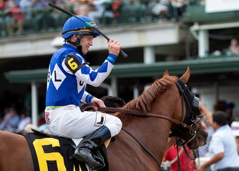 Siem Riep and James Graham after winning the Opening Verse Overnight Stakes at Churchill Downs on May 2nd, 2019.