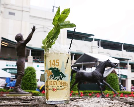 2019 Oaks Day Scene