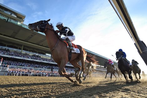 Sir Winston wins the 2019 Belmont Stakes                          