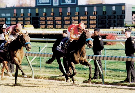 Silverbulletday wins the 1998 Breeders&#39; Cup Juvenile Fillies