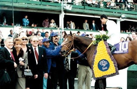 Kona Gold wins the 2000 Breeders’ Cup Sprint
