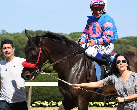 Come Dancing wins the 2019 Gallant Bloom Handicap at Belmont Park