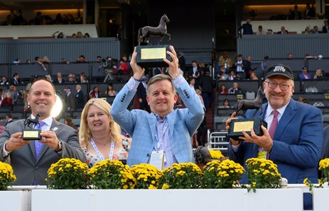 Bricks and Mortar wins the 2019 Longines Breeders&#39; Cup Turf