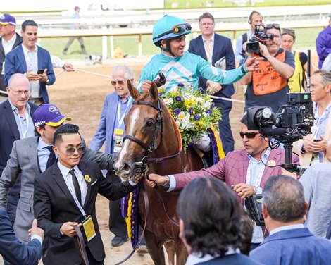 Uni and Joel Rosario win the Breeders&#39; Cup TVG Mile (G1) on Nov. 2, 2019 Santa Anita in Arcadia, Ca. 