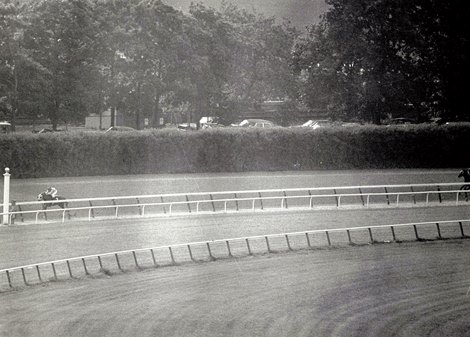 Secretariat wins the 1973 Belmont Stakes