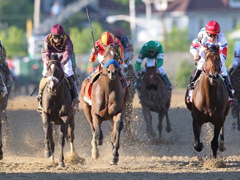 Lookin At Lucky wins the 2010 Preakness Stakes