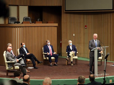 Member groups representing the 2020 Horse Integrity Act from left to right<br><br />
Jockey Club Vice Chairman Bill Lear, Churchill Downs Inc. CEO William “Bill Castanjen”, U.S. Congressman Andy Barr, Breeders’ Cup President and CEO Drew Fleming, Majority Leader Mitch McConnell, CEO elect of Keeneland Shannon Arvin, and CEO of Keeneland Bill Thomason