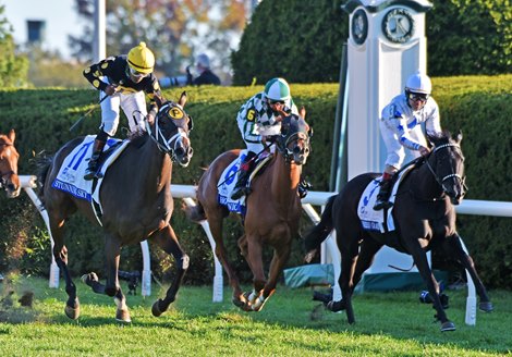 October 16, 2020: Stunning Sky (yellow cap) Ricardo Santana Jr. up, nips Princess Grace (#3) at the wire, to win the Gr.3 Pin Oak Valley View at Keeneland