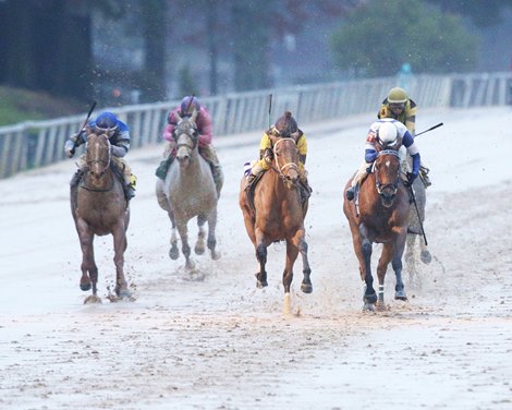 The Mary Rose wins the 2021 Downthedustyroad Breeders&#39; Stakes at Oaklawn Park