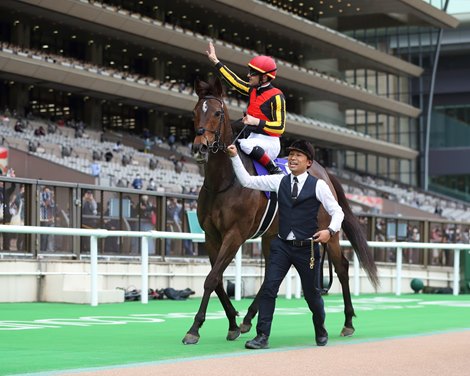 Gran Alegria wins 2021 Victoria Mile at Tokyo Racecourse