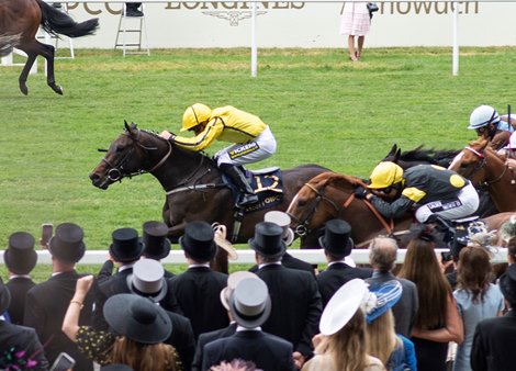 Perfect Power (yellow, nearside) wins the Norfolk Stakes<br><br />
Ascot 17.6.21 