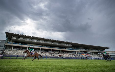 Tarnawa (Colin Keane) takes the Group 3 Grant Thornton Ballyroan Stakes from Silence Please by 6&#189; lengths<br><br />
Leopardstown Thu, 5th Aug, 2021