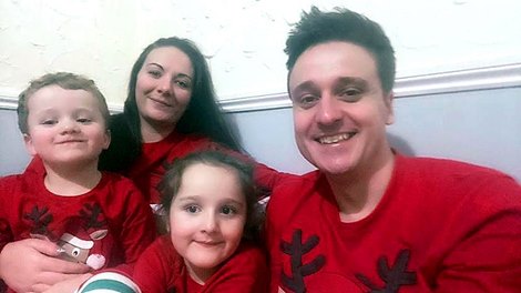 Bobby Beevers and wife Rachelle with children Riley and Sophia