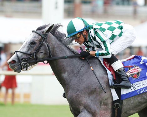 Flippant wins the 2021 Virginia Oaks