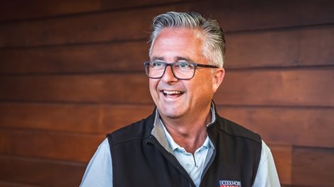 2021 Goffs Premier Yearling Sale<br><br />
Coolmore&#39;s Kevin Buckley is all smiles after signing for lot 381