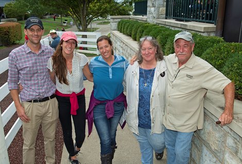 (L-R): Aidan and Leah O’Meara, Allison Reaux, Chiquita and Jeff Reddoch, Stonehaven Steadings<br>
Keeneland September yearling sales on Sept. 15, 2021. 