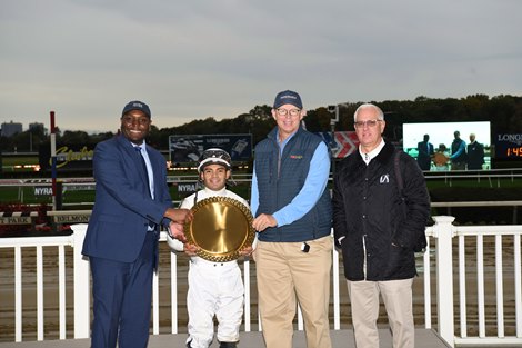 Americanrevolution wins the 2021 Empire Classic Handicap at Belmont Park