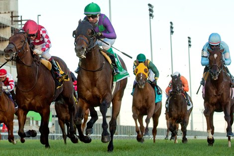 Toronto On, October 17, 2021.Woodbine Racetrack.Jockey Luis Contreras guides Avie&#39;s Flatter to victory in the $250,000 dollar Nearctic Stakes.Avie&#39;s Flatter is owned by Ivan Dalos and trained by Josie Carrol.Woodbine/ Michael Burns Photo