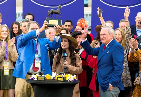 Winning connections in the winner’s circle after Corniche with Mike Smith win the Juvenile (G1) at Del Mar on November 5, 2021.