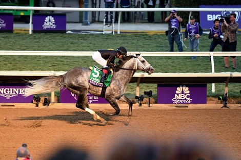 Breeders' Cup Winner Twilight Gleaming Heads Mamzelle - BloodHorse