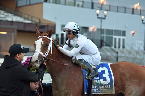 Americanrevolution wins the 2021 Cigar Mile at Aqueduct