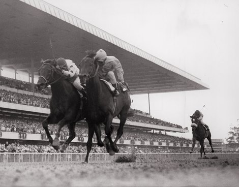 Mr. Right defeats favorite Damascus in the Woodward Stakes