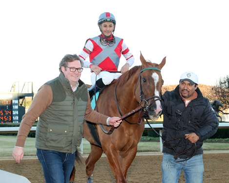Miss Mosaic wins 2022 American Beauty Stakes at Oaklawn Park