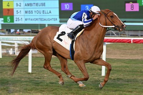 Opalina wins the 2022 Sweetest Chant Stakes at Gulfstream Park