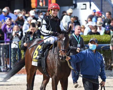 Beautiful Lover wins the 2022 La Prevoyante Stakes at Gulfstream Park
