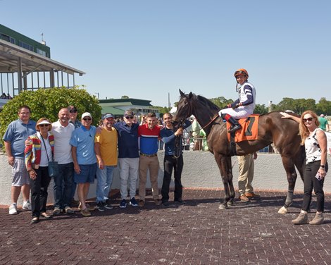 Midnight Stroll Wins Sophomore Fillies Stakes on Sunday, March 27, 2022 at Tampa Bay Downs