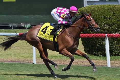 Crystal Cliffs wins the 2022 Sand Springs Stakes at Gulfstream Park